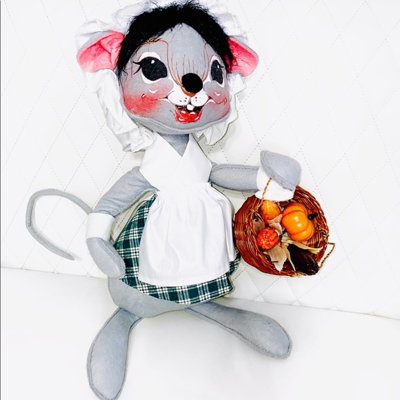 Rare Large Vintage 1990 ANNALEE Doll Thanksgiving pioneer woman Pilgrim Mouse